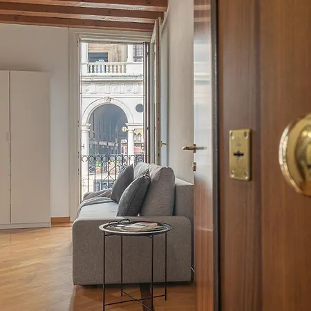 Centro Storico Apartment *